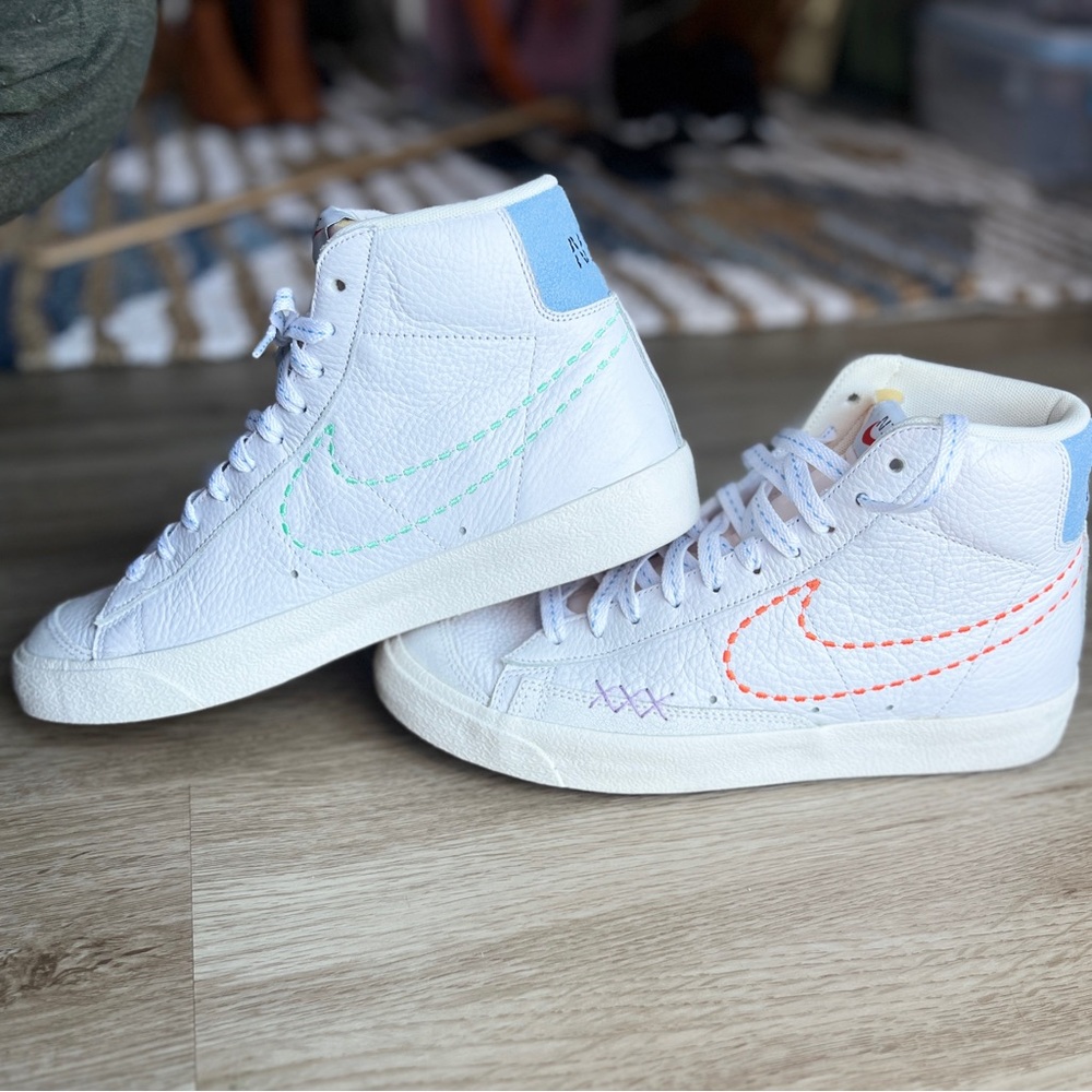 Women’s Nike Blazer Mid 77, Leather Sneakers with Colorful Stitches *EUC* - Picture 4 of 13